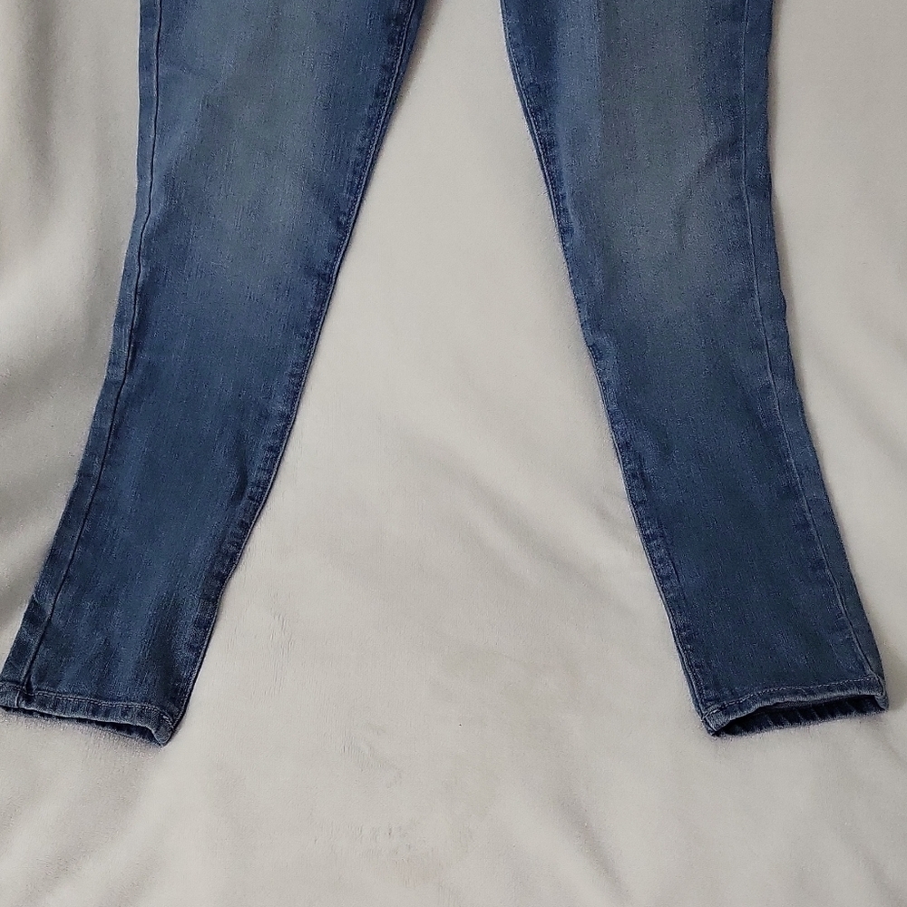 NWT Jessica Simpson Kiss Me Skinny Jeans Women's Blue Medium Wash Denim 6/28 - Picture 3 of 16